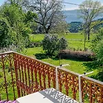 Charming Country Getaway, Balcony, Views, Office Holiday home *