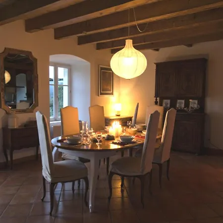 Ferienhaus Charming Country Getaway, Balcony, Views, Office Le Monestier
