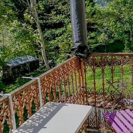 Charming Country Getaway, Balcony, Views, Office 펜션 Le Monestier